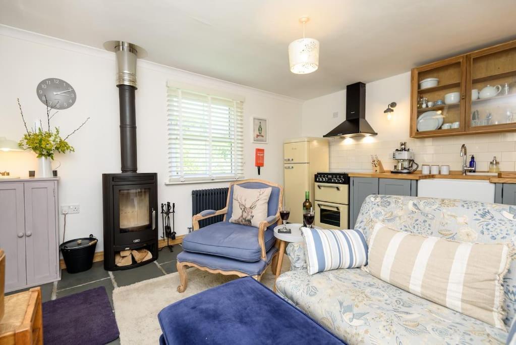 Bijou Coastal Apartment In Polperro With Hot Tub Onsite Parking Downhill Walk To Village Kültér fotó