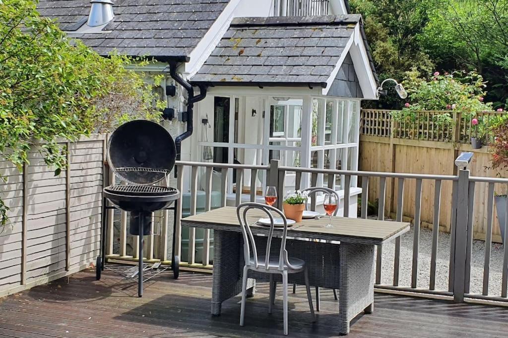 Bijou Coastal Apartment In Polperro With Hot Tub Onsite Parking Downhill Walk To Village Kültér fotó