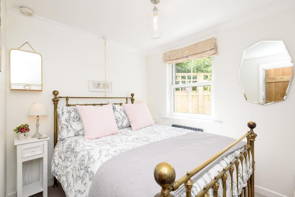 Bijou Coastal Apartment In Polperro With Hot Tub Onsite Parking Downhill Walk To Village Kültér fotó