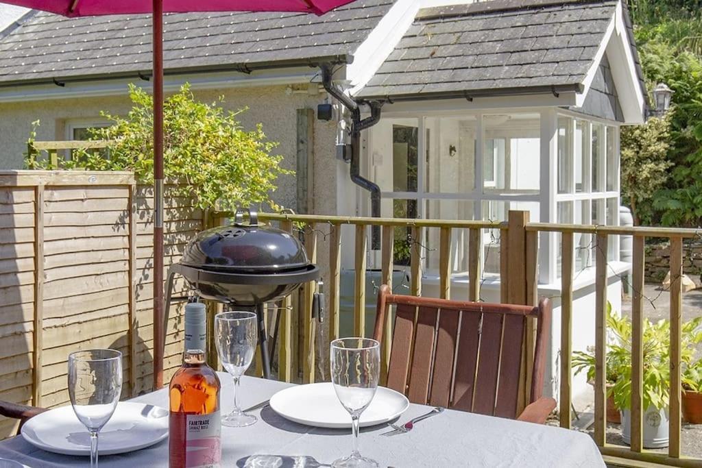 Bijou Coastal Apartment In Polperro With Hot Tub Onsite Parking Downhill Walk To Village Kültér fotó