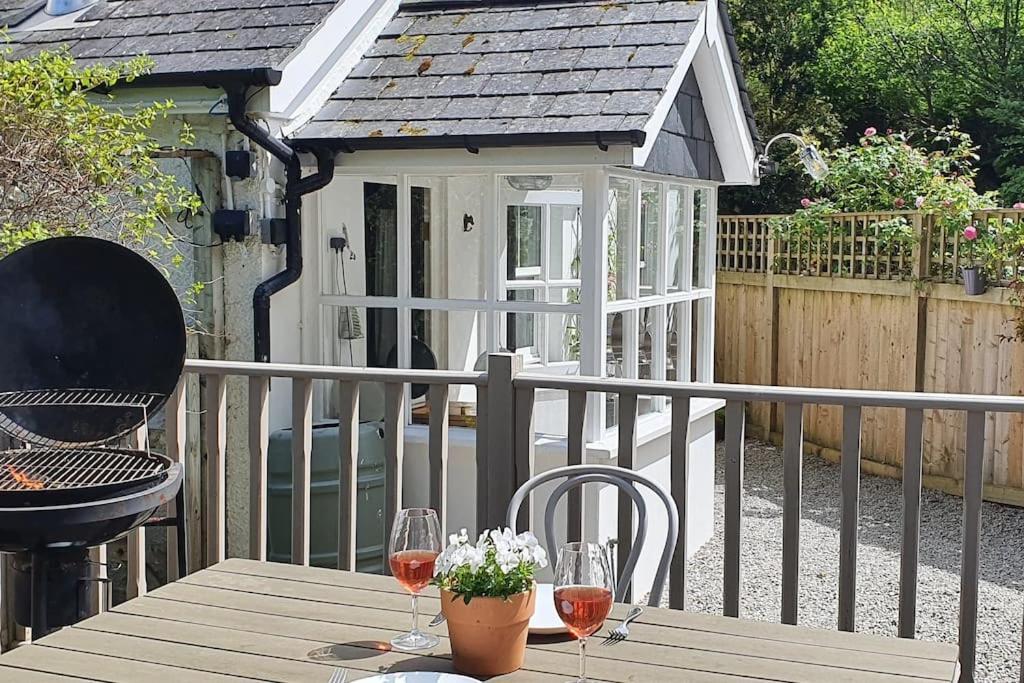 Bijou Coastal Apartment In Polperro With Hot Tub Onsite Parking Downhill Walk To Village Kültér fotó