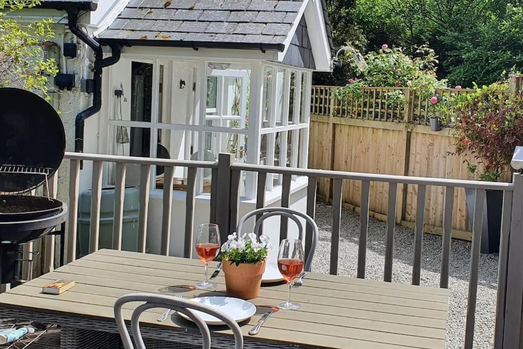 Bijou Coastal Apartment In Polperro With Hot Tub Onsite Parking Downhill Walk To Village Kültér fotó