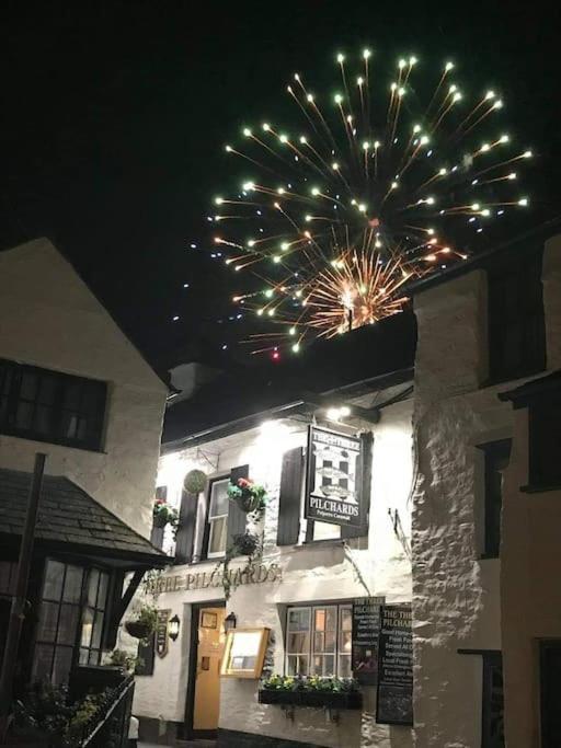 Bijou Coastal Apartment In Polperro With Hot Tub Onsite Parking Downhill Walk To Village Kültér fotó