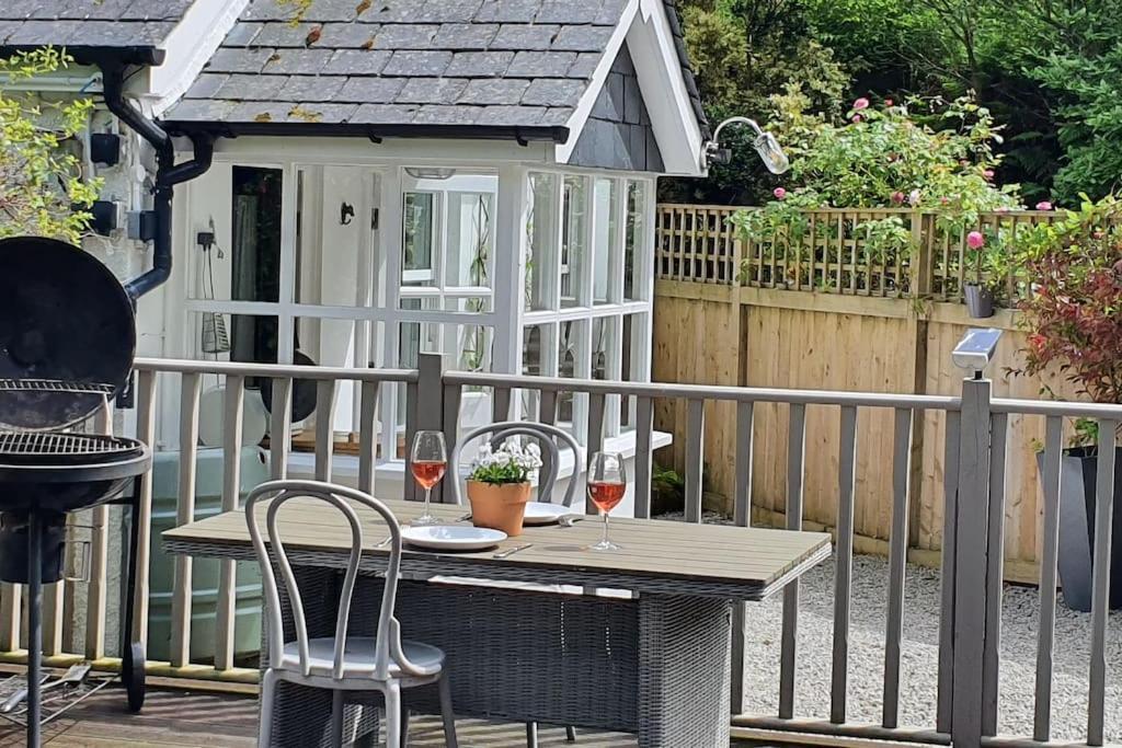 Bijou Coastal Apartment In Polperro With Hot Tub Onsite Parking Downhill Walk To Village Kültér fotó