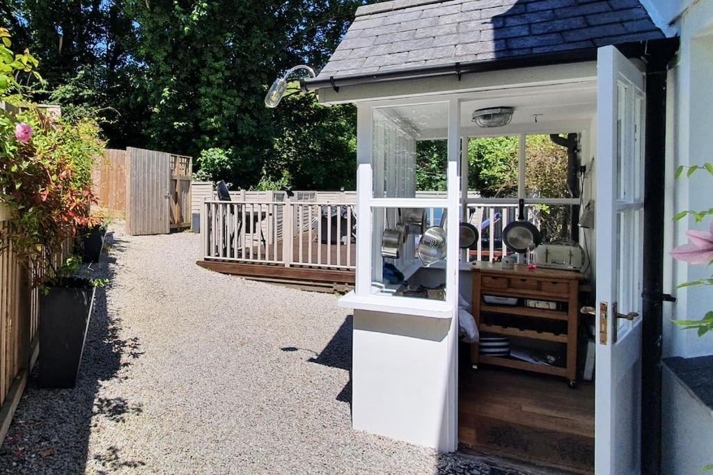 Bijou Coastal Apartment In Polperro With Hot Tub Onsite Parking Downhill Walk To Village Kültér fotó