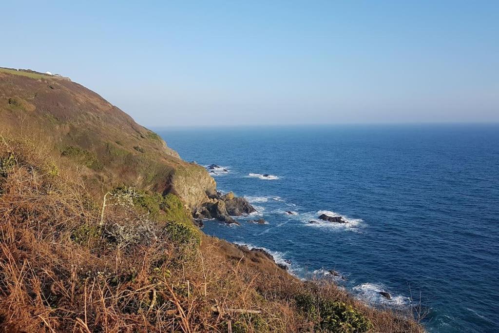 Bijou Coastal Apartment In Polperro With Hot Tub Onsite Parking Downhill Walk To Village Kültér fotó