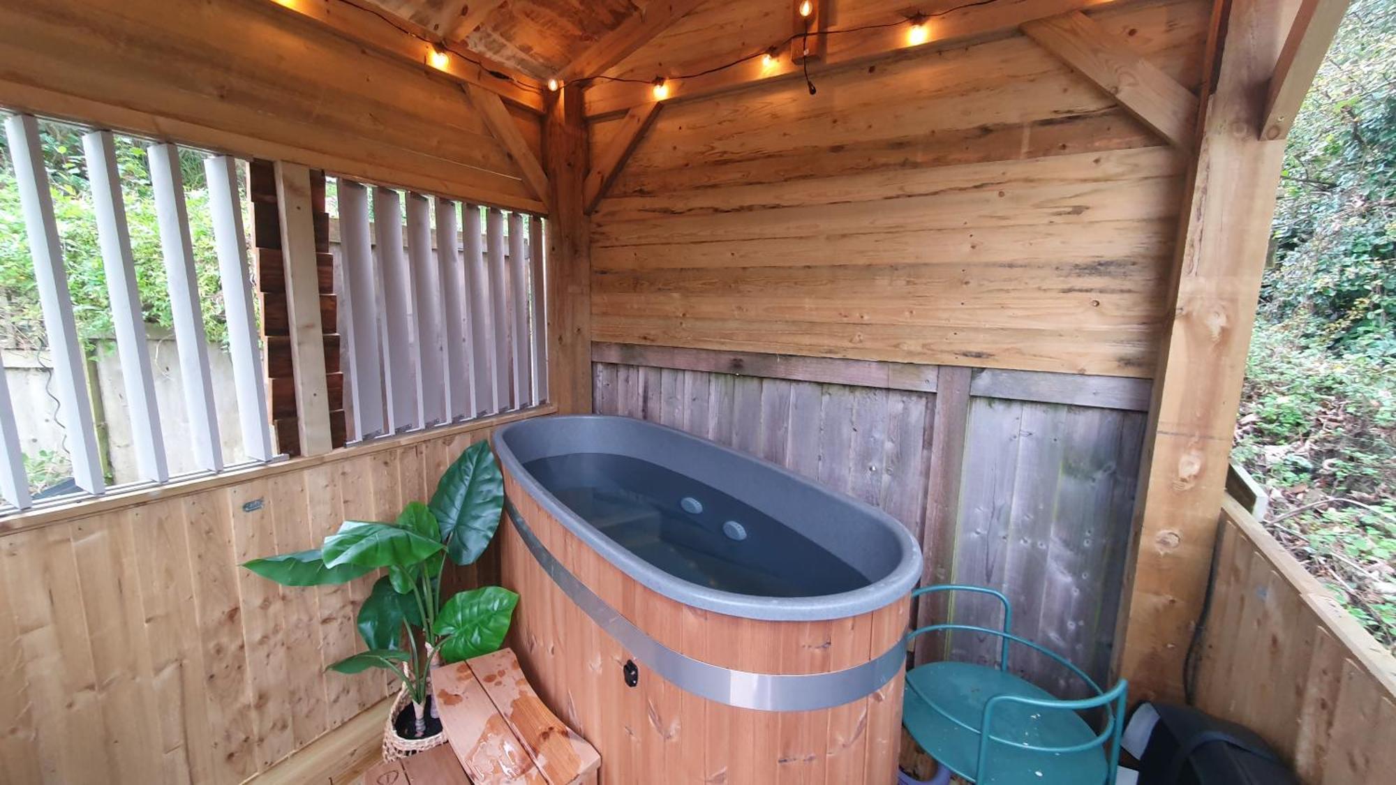 Bijou Coastal Apartment In Polperro With Hot Tub Onsite Parking Downhill Walk To Village Kültér fotó